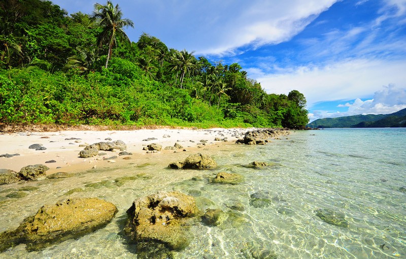 atulayan island camarines sur