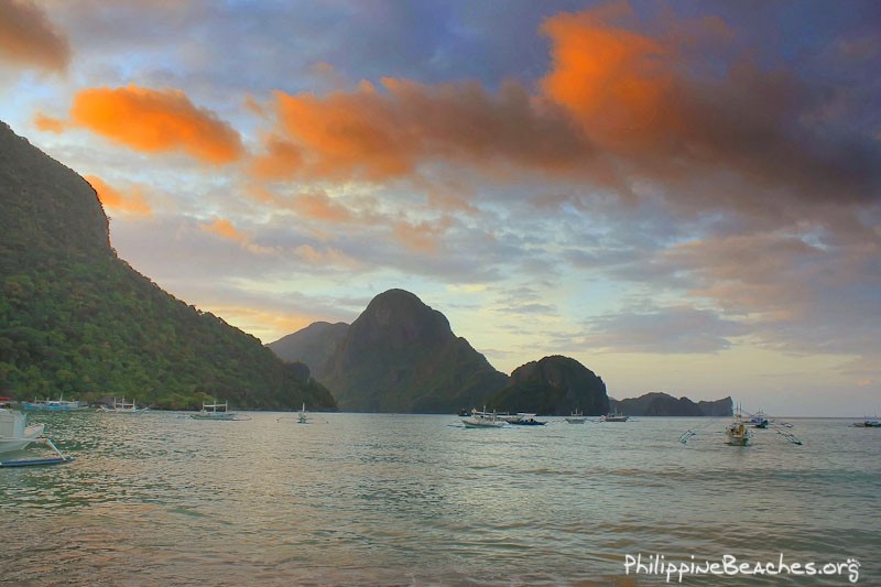 Sunset from Poblacion Beach. A cliff blocks the view, actually. 