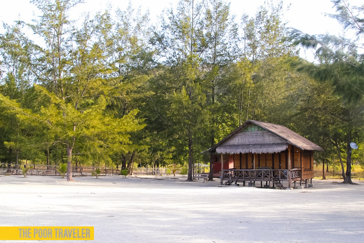 One of the huts at Puerto Silanguin