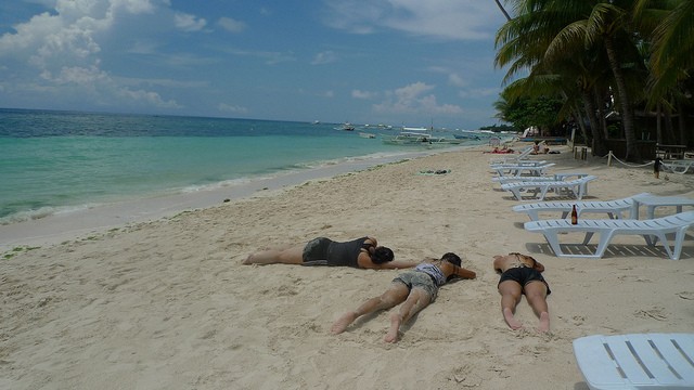 Alona Beach. Photo by Mica Rodriguez