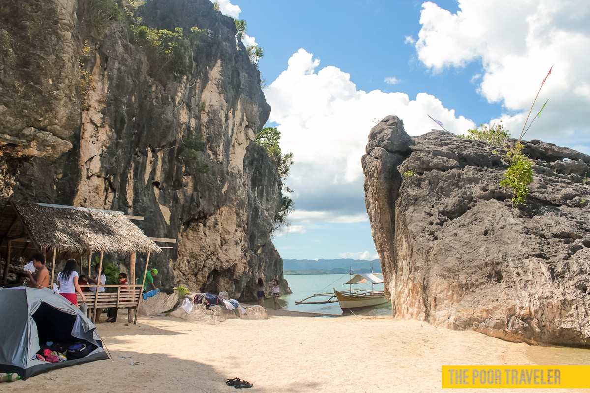 The cliffs of Borawan Beach