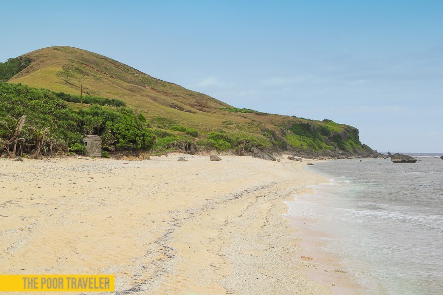 tourist spot in luzon beach