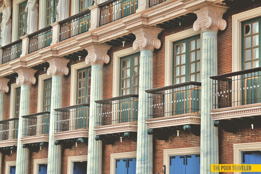 Facade of Paseo Escolta