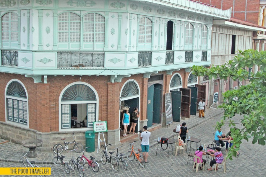 Enjoy your hot pandesal at La Panaderia's al fresco dining area!