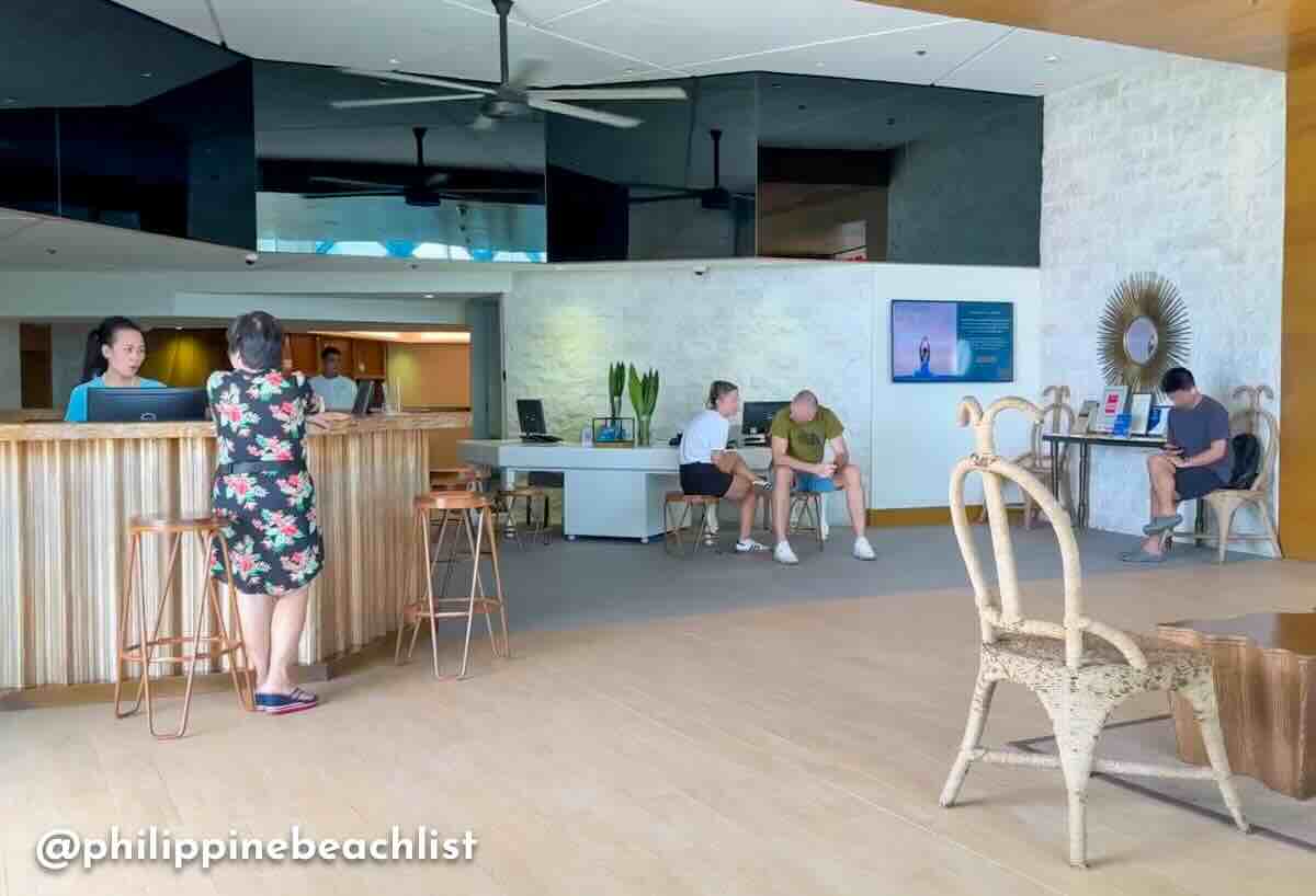 Lobby Crimson Resort Boracay